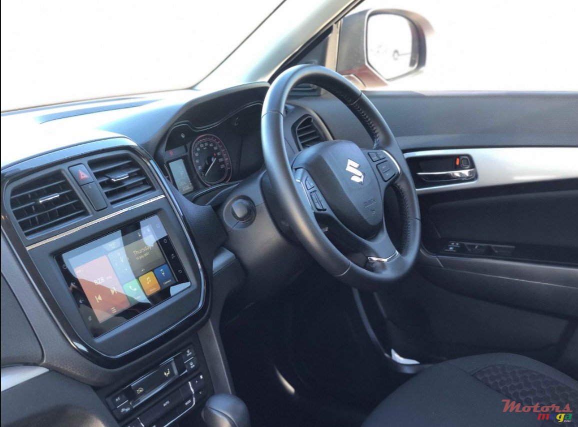 2021' Suzuki Vitara Brezza photo #5
