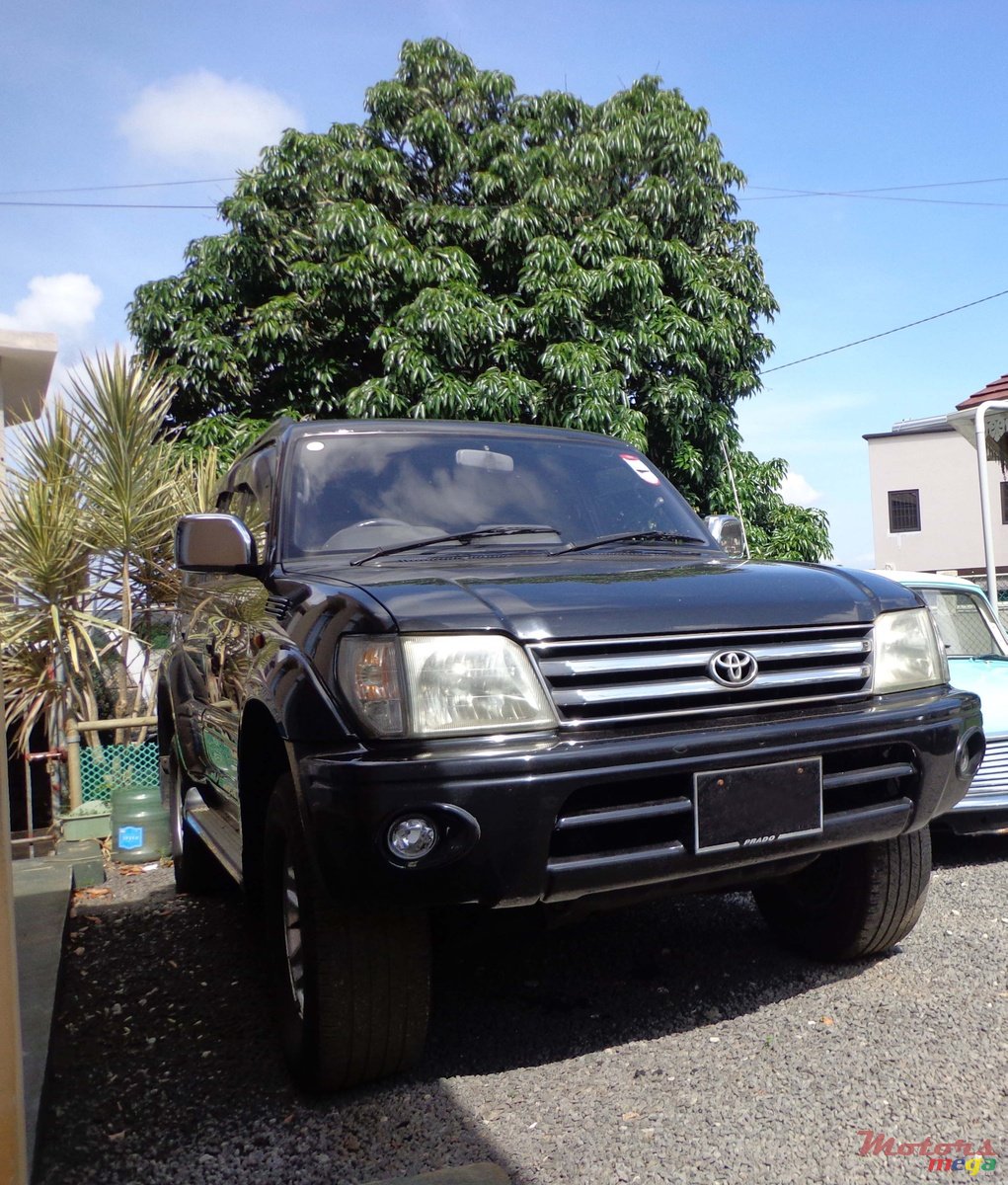 1998' Toyota Land Cruiser Prado photo #2