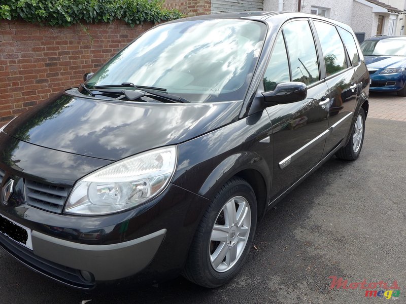 2005' Renault Scenic 7 Place  photo #1