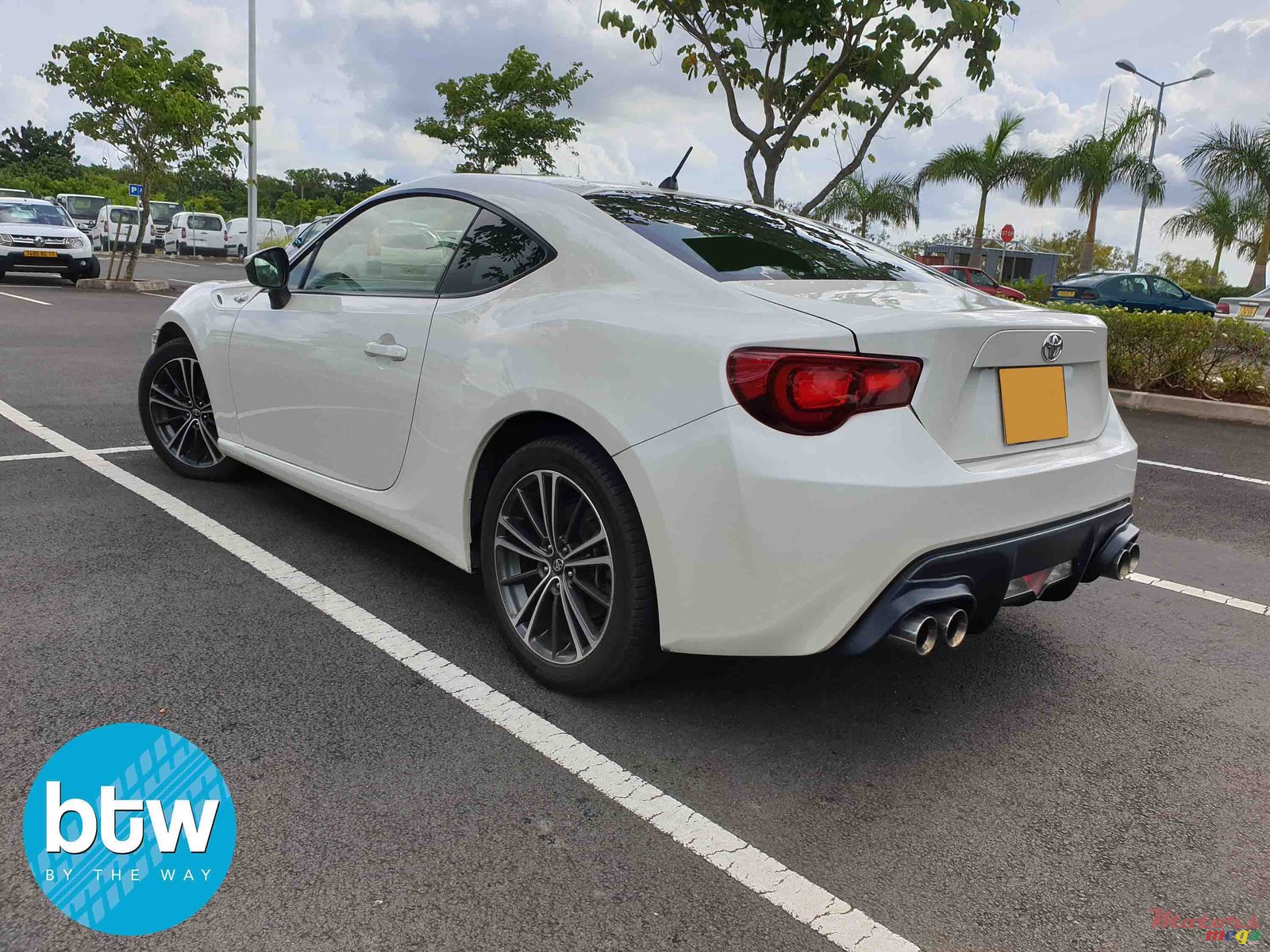 2012' Toyota GT86 photo #2