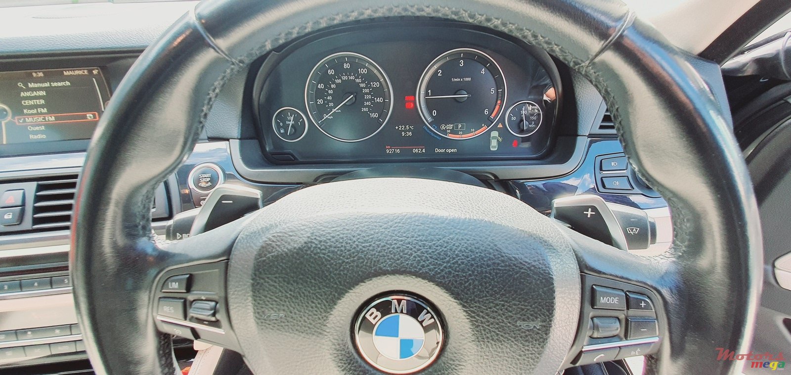 2013' BMW 5 Series photo #7