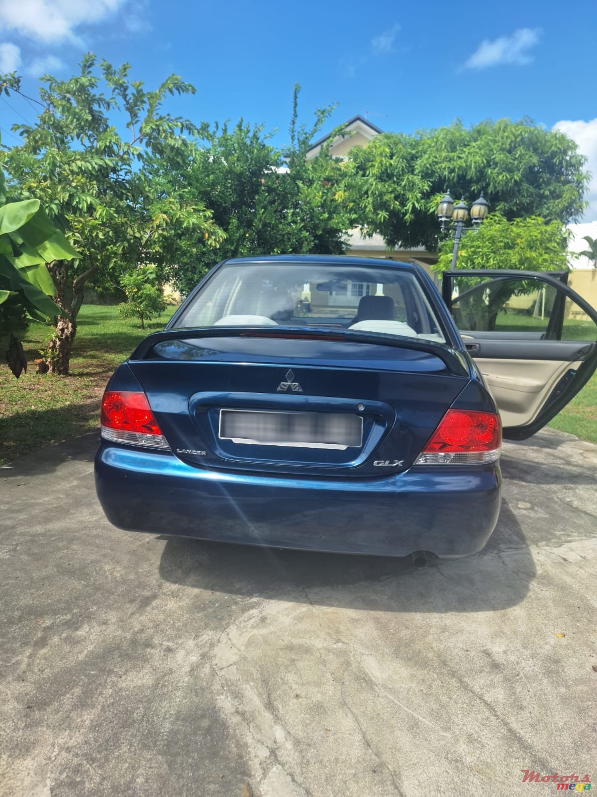 2005' Mitsubishi Lancer photo #1