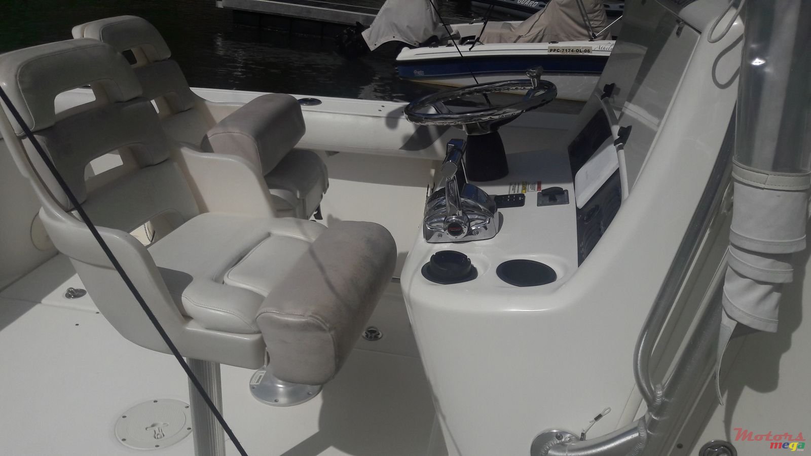 2012' Boston Whaler photo #5