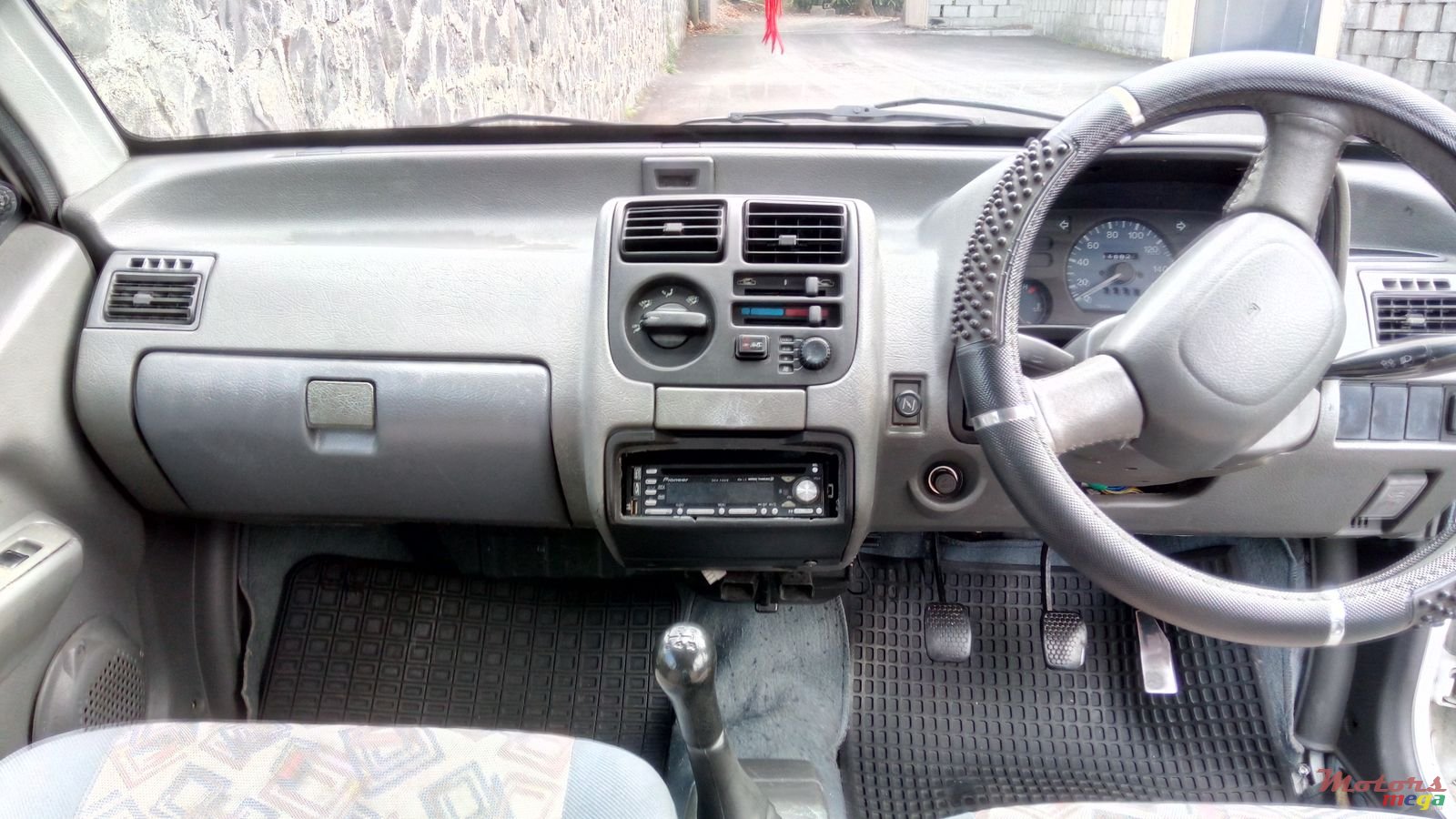 2003' Suzuki Alto photo #4