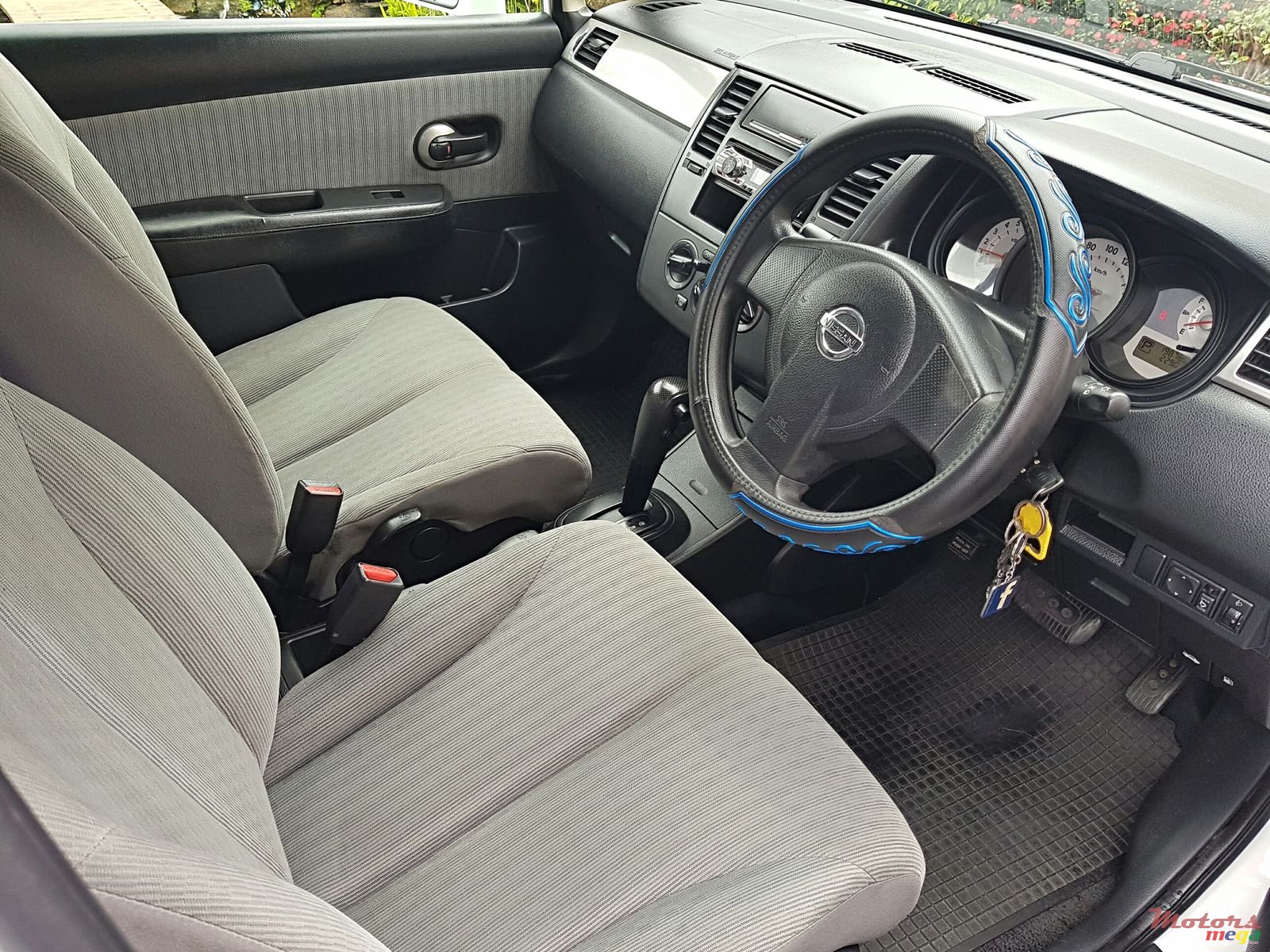 2009' Nissan Tiida Automatic petrol photo #4