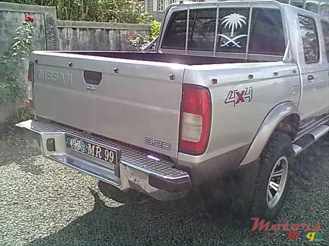 1999' Nissan 4x4 JAPAN photo #2