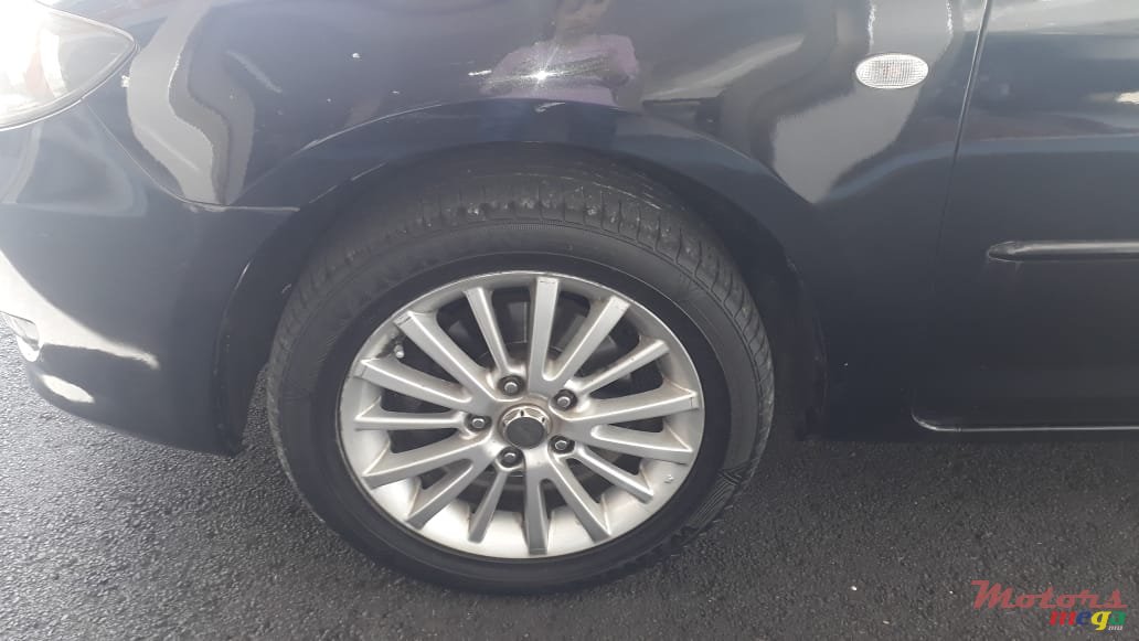 2005' Mazda Axela photo #5