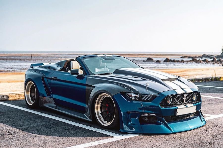 Widebody Ford Mustang "Unicorn" Has Clinched Roadster Top
