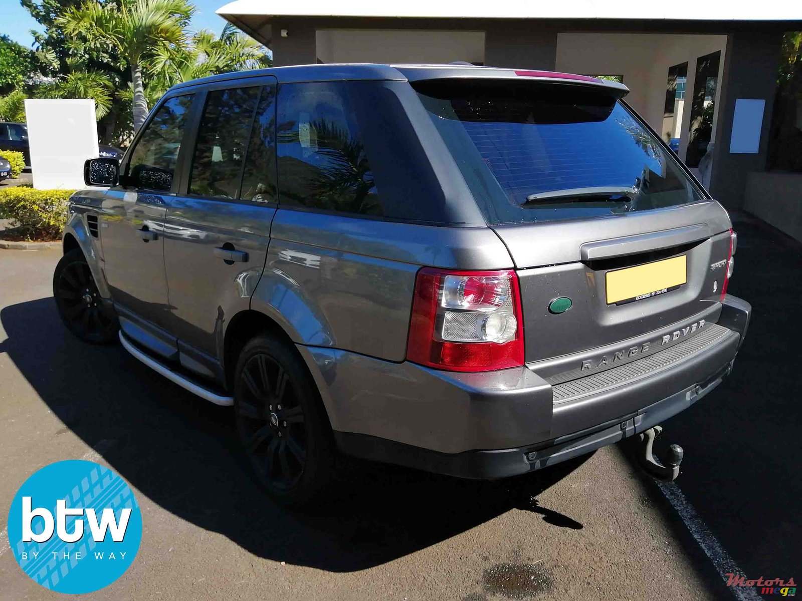 2009' Land Rover Range Rover Sport photo #3