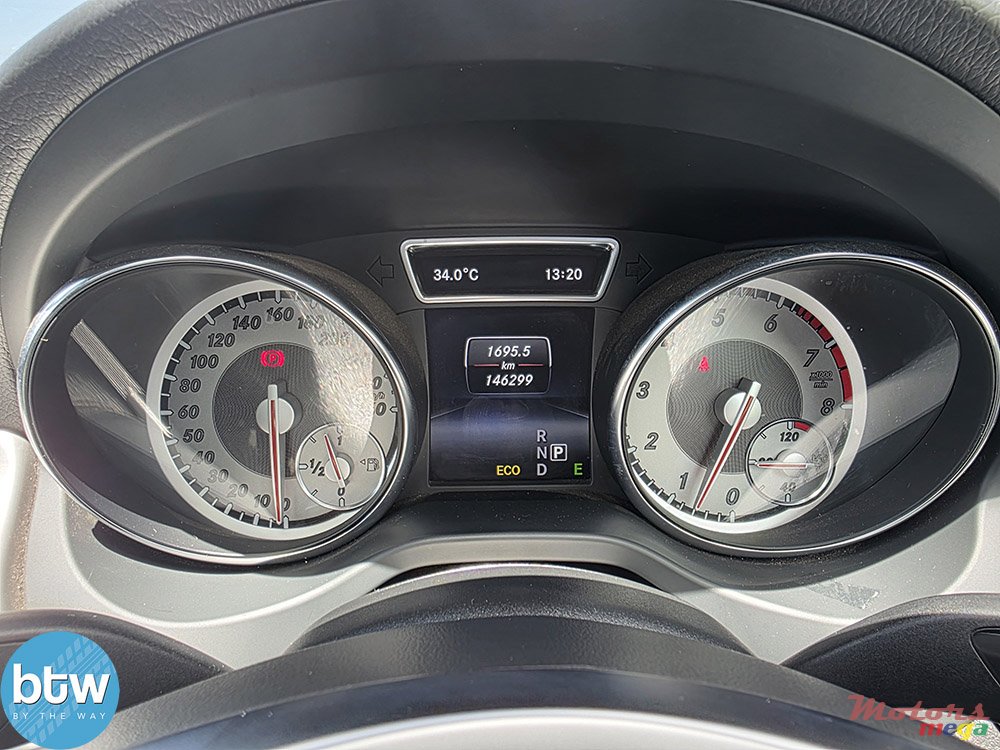 2014' Mercedes-Benz GLA 180 AMG photo #7