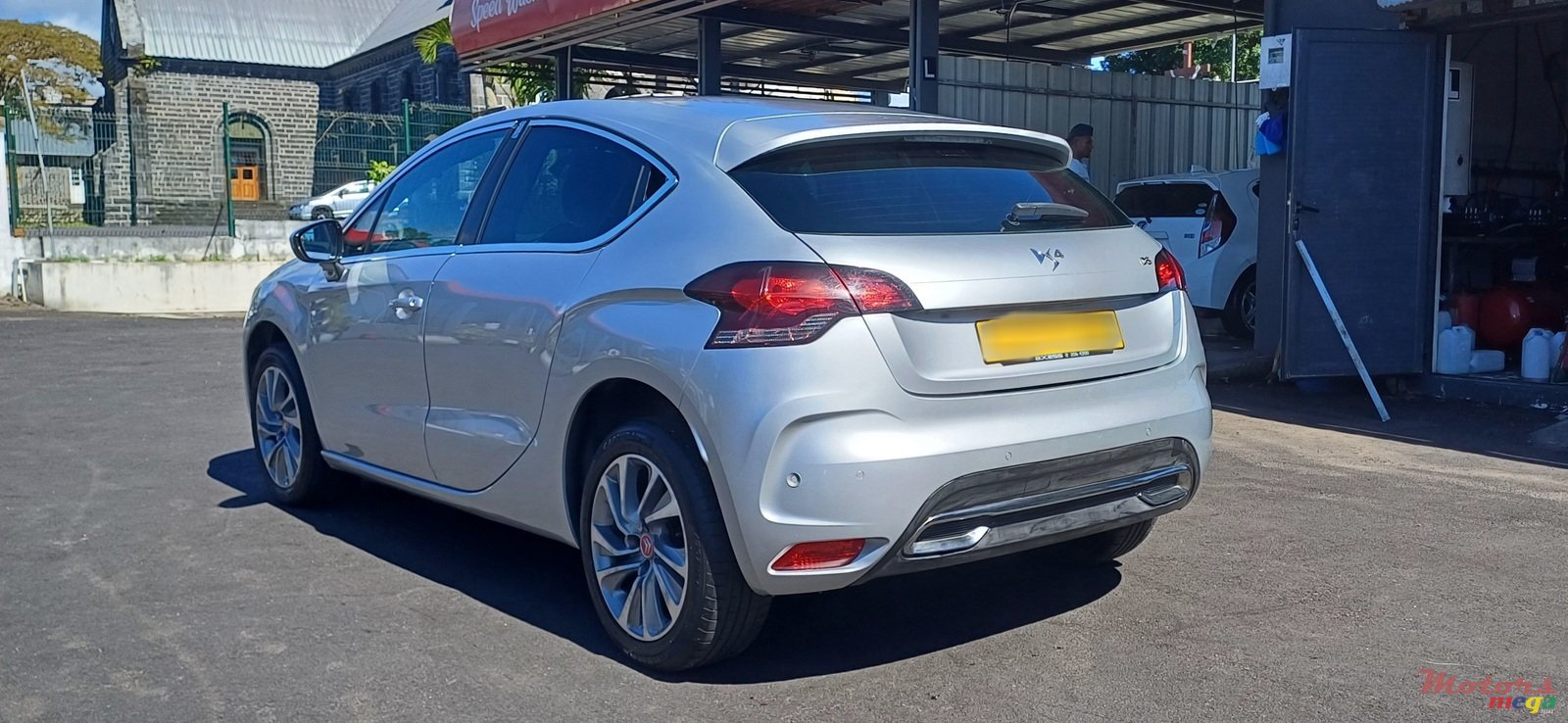 2016' Citroen DS4 photo #1