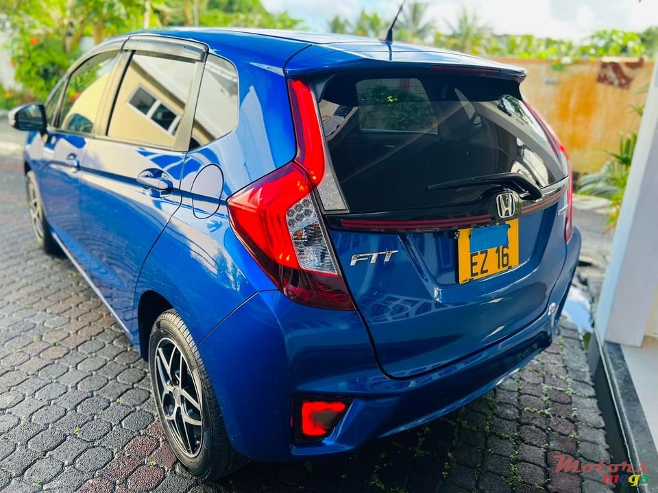2016' Honda Fit hatch back photo #4