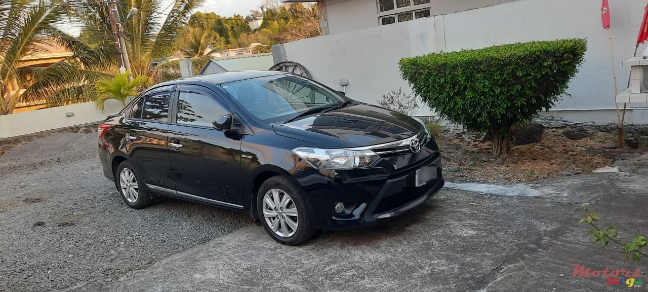 2016' Toyota Yaris photo #3