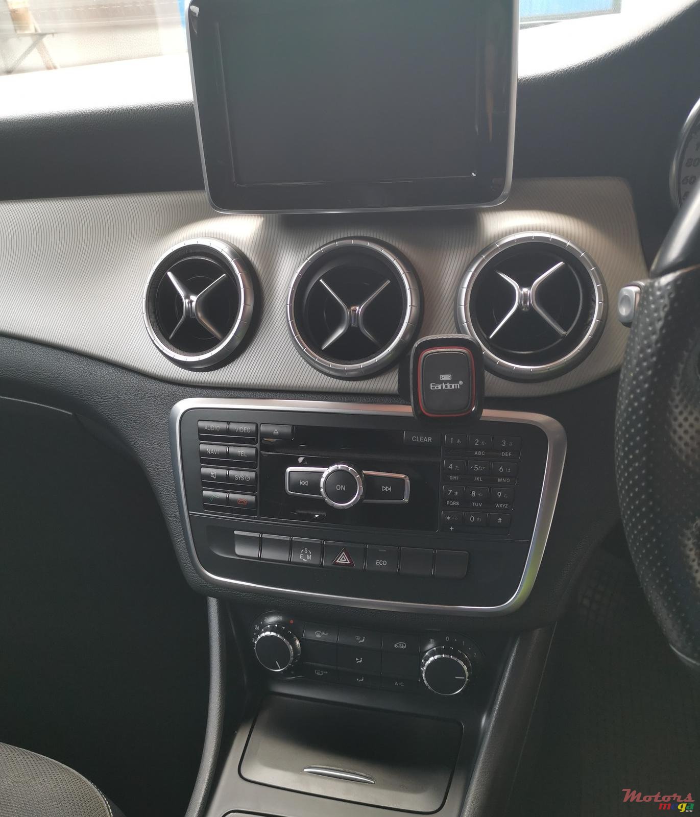 2014' Mercedes-Benz CLA 180 photo #6