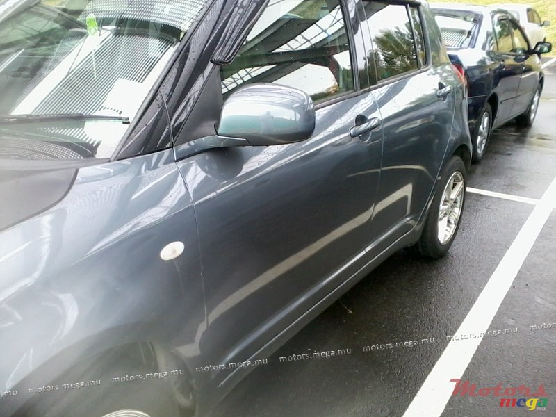 2009' Suzuki photo #3