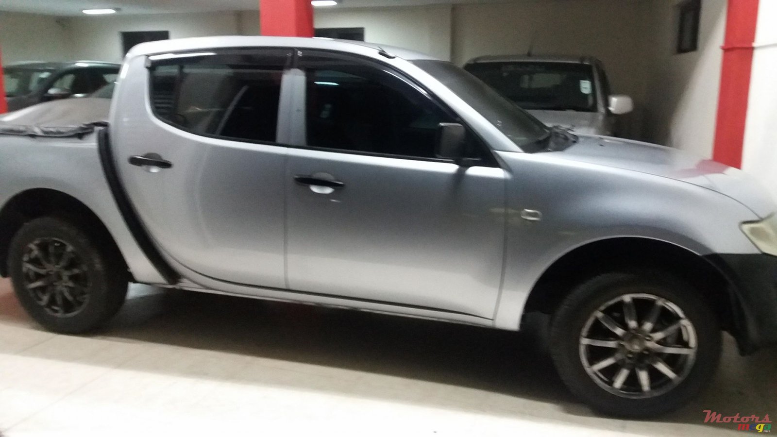 2010' Mitsubishi L 200 photo #3