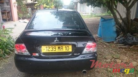 2010' Mitsubishi Lancer GLX photo #2