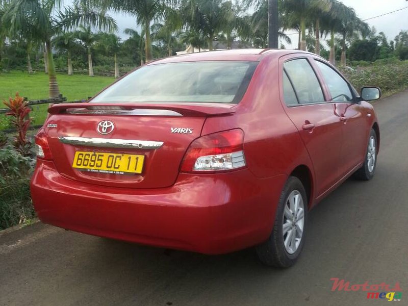 2011' Toyota Yaris manuel photo #2