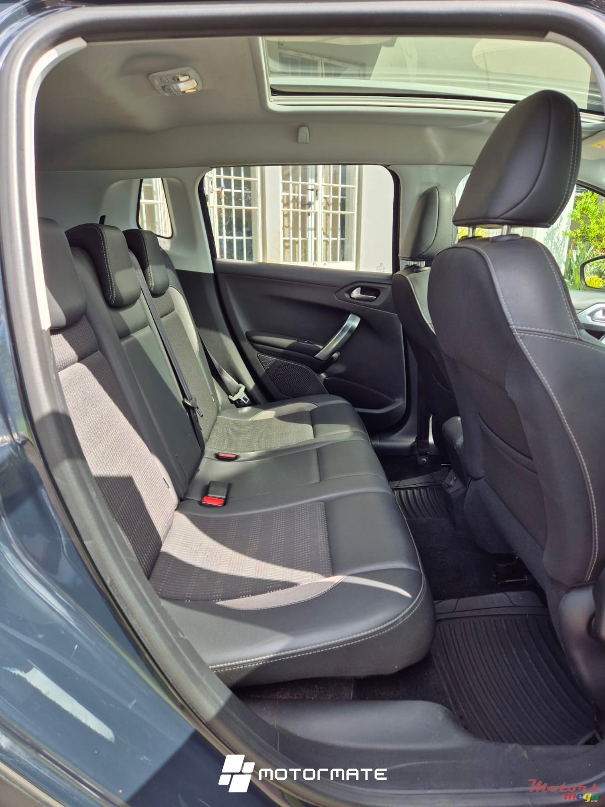 2019' Peugeot 2008 ALLURE photo #4