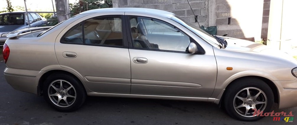 2004' Nissan N17 Full Option photo #4