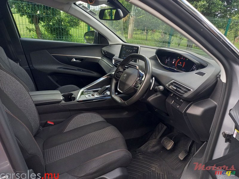 2022' Peugeot 3008 Allure 1.6T photo #6