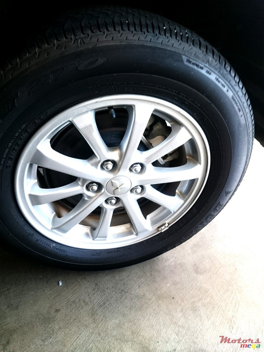 2014' Mitsubishi ASX photo #4