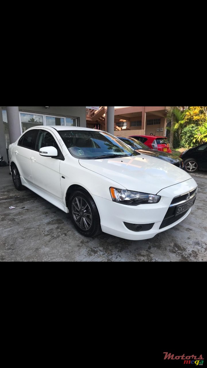 2015' Mitsubishi Lancer photo #2