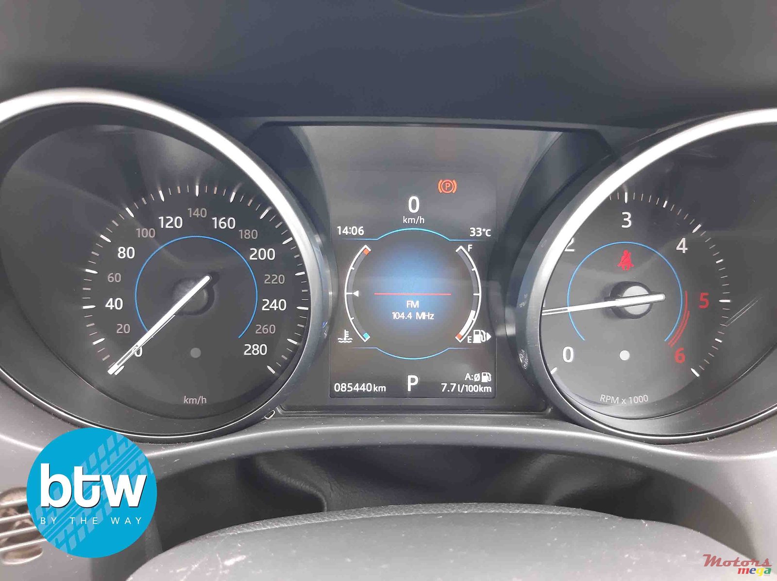 2017' Jaguar F-Type photo #6