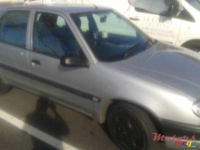 2001' Citroen Saxo original photo #1