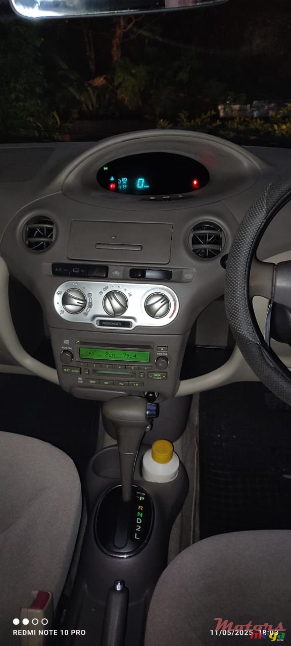 2005' Toyota Platz Nil photo #4