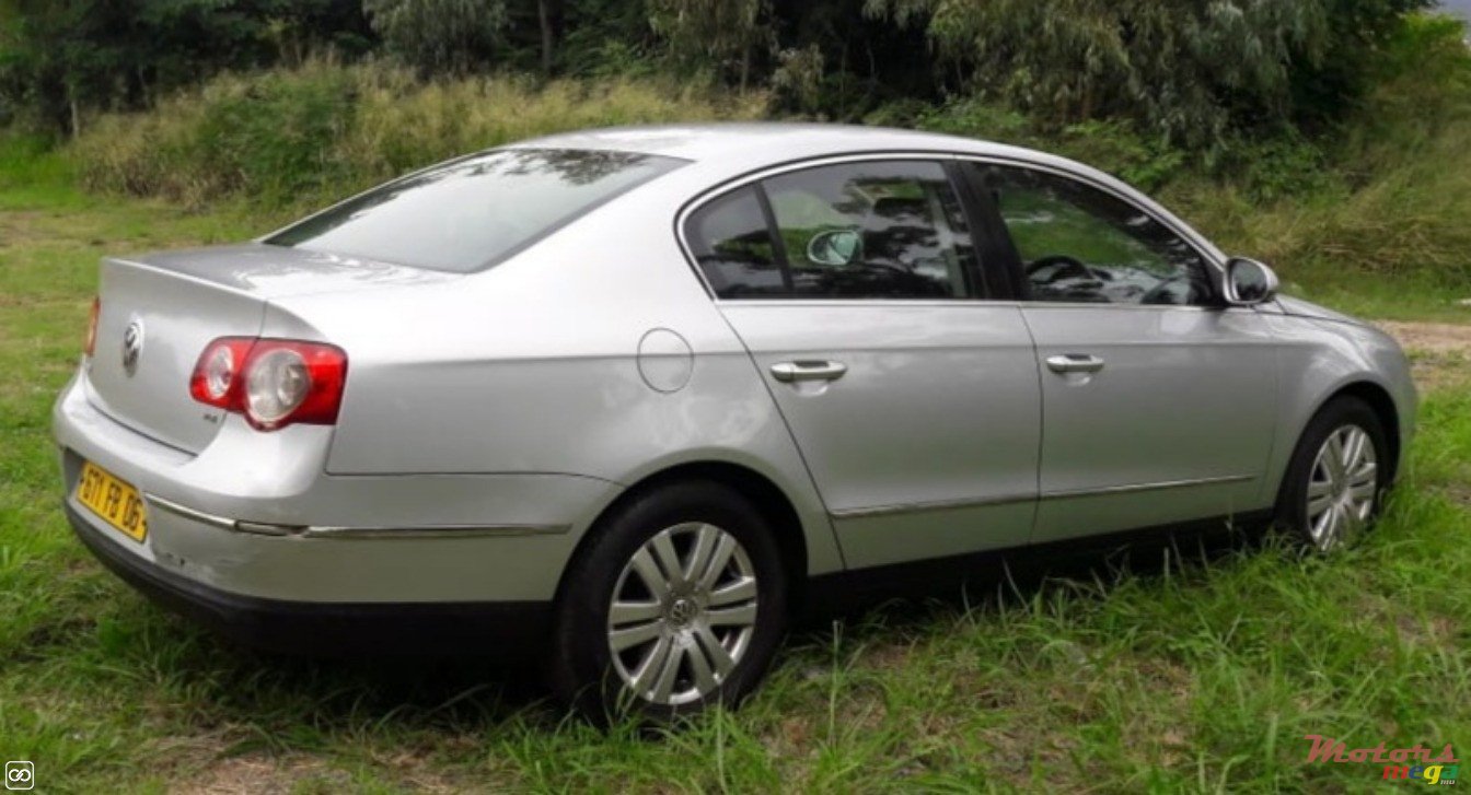 2006' Volkswagen Passat photo #1