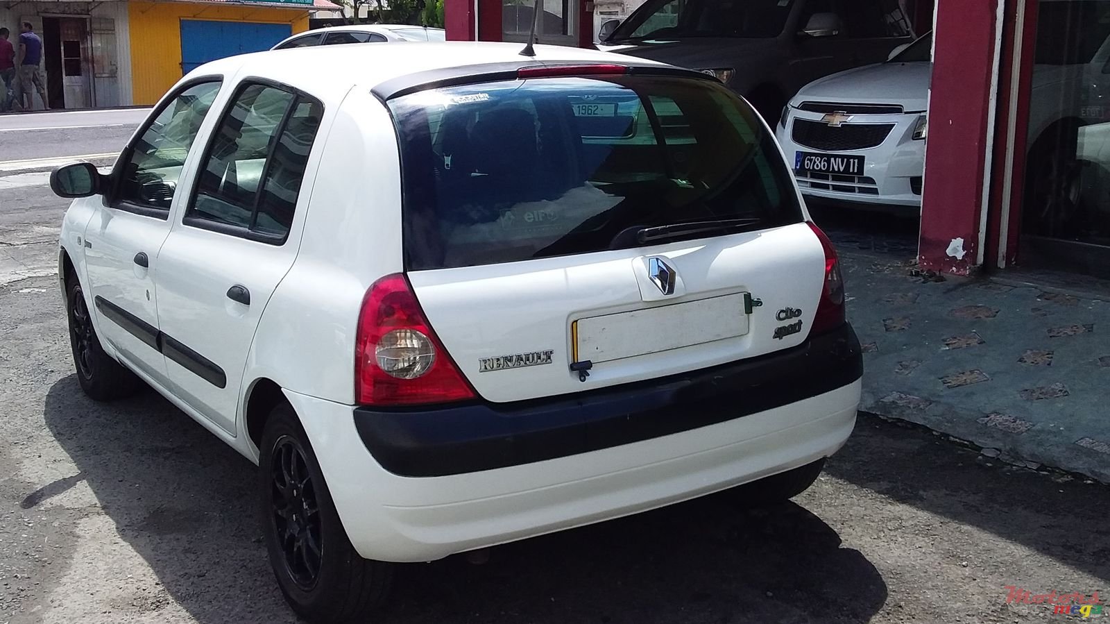 2004' Renault Clio photo #4