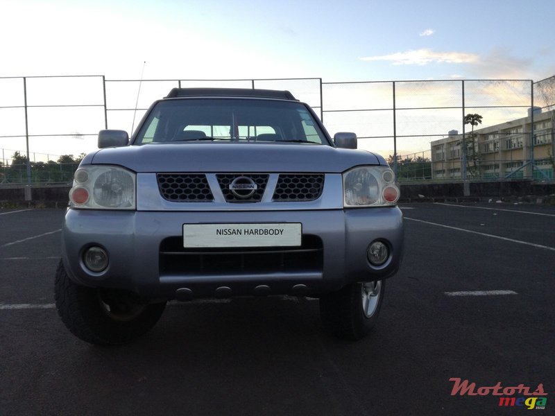 2004' Nissan Hardbody photo #3