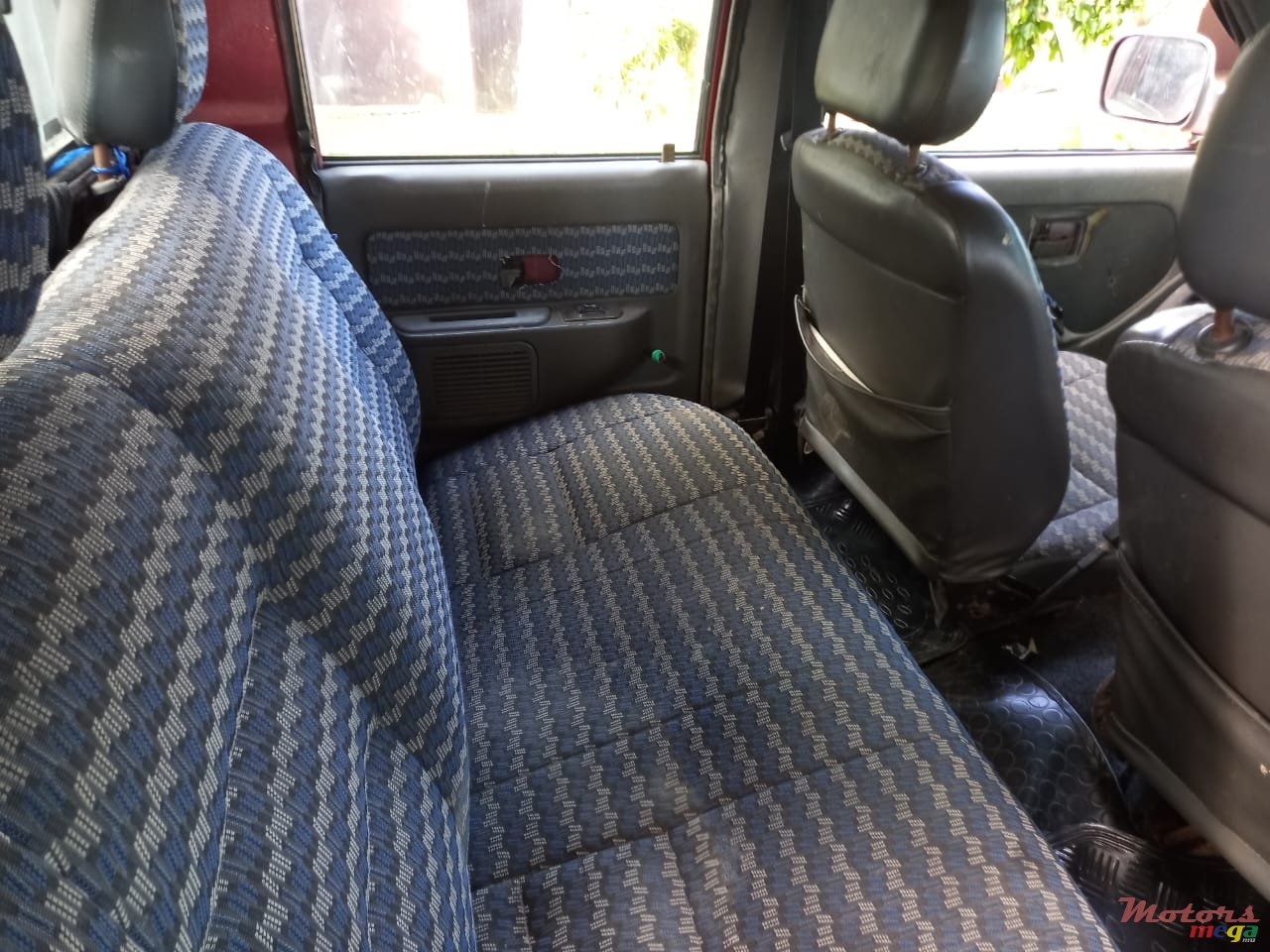 2003' Isuzu photo #3