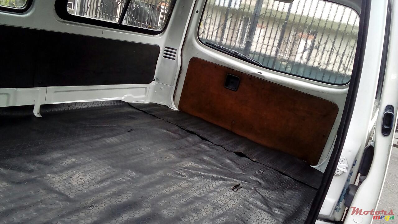 2005' Nissan Vanette cargo photo #4