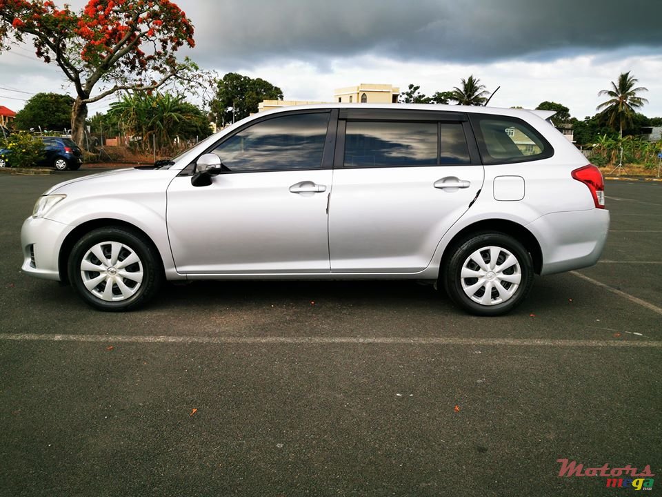 2014' Toyota Fielder photo #4
