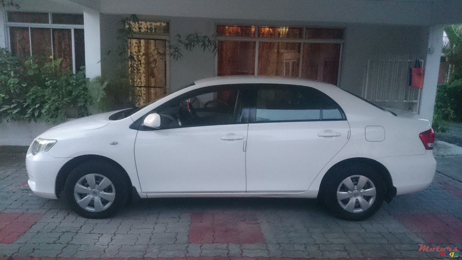 2009' Toyota Axio Grade X photo #3