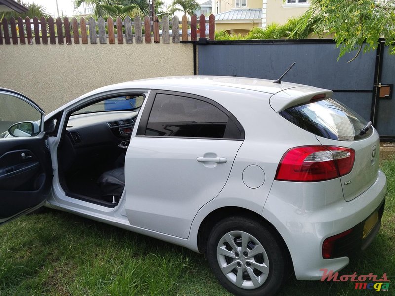 2016' Kia Rio photo #2