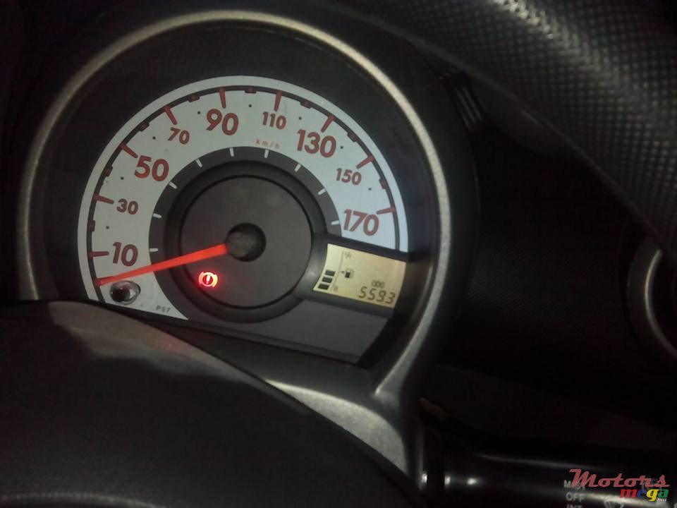 2012' Citroen C1 photo #2