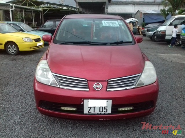 2005' Nissan Tiida photo #2