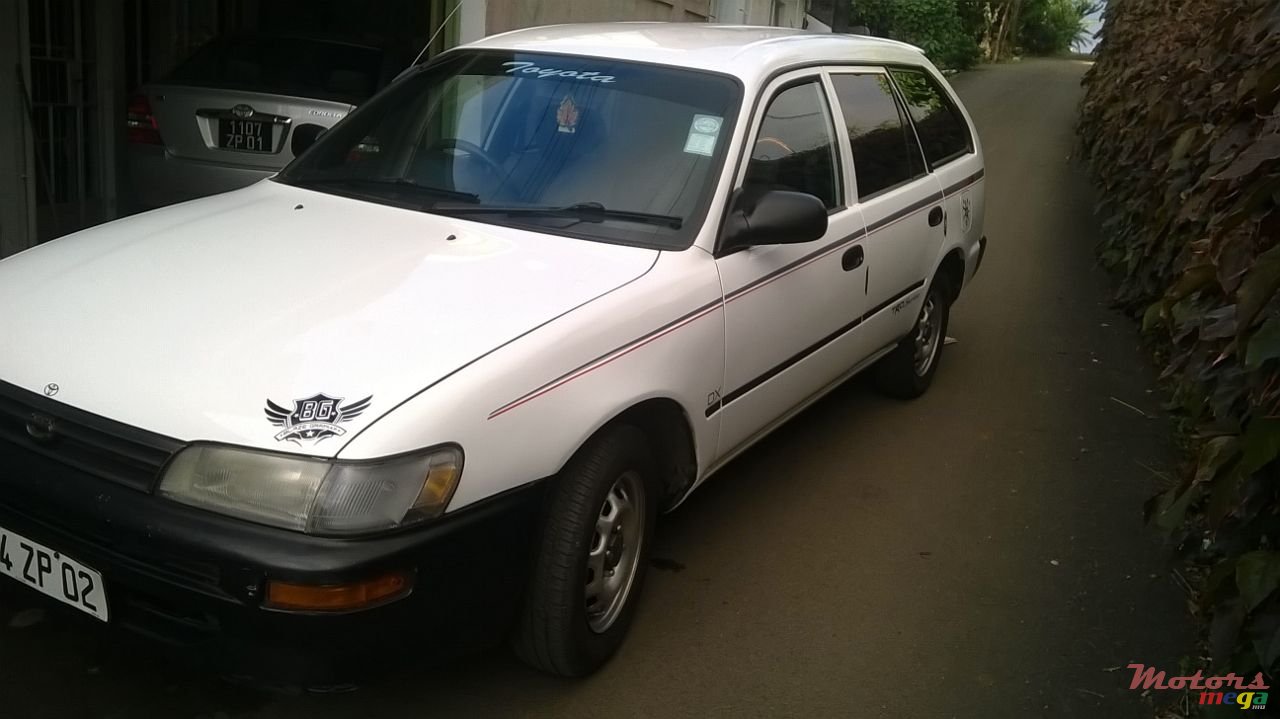 2002' Toyota Corolla spoiler..CD player etc photo #7