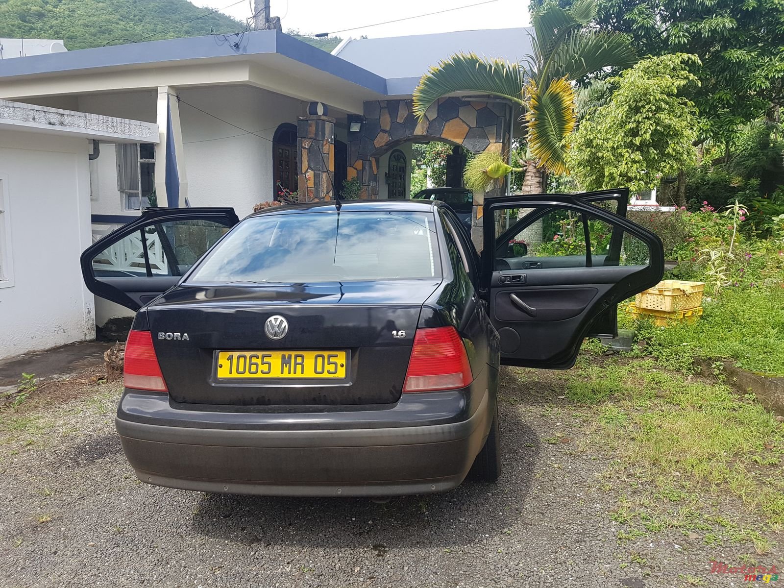 2005' Volkswagen Bora photo #6