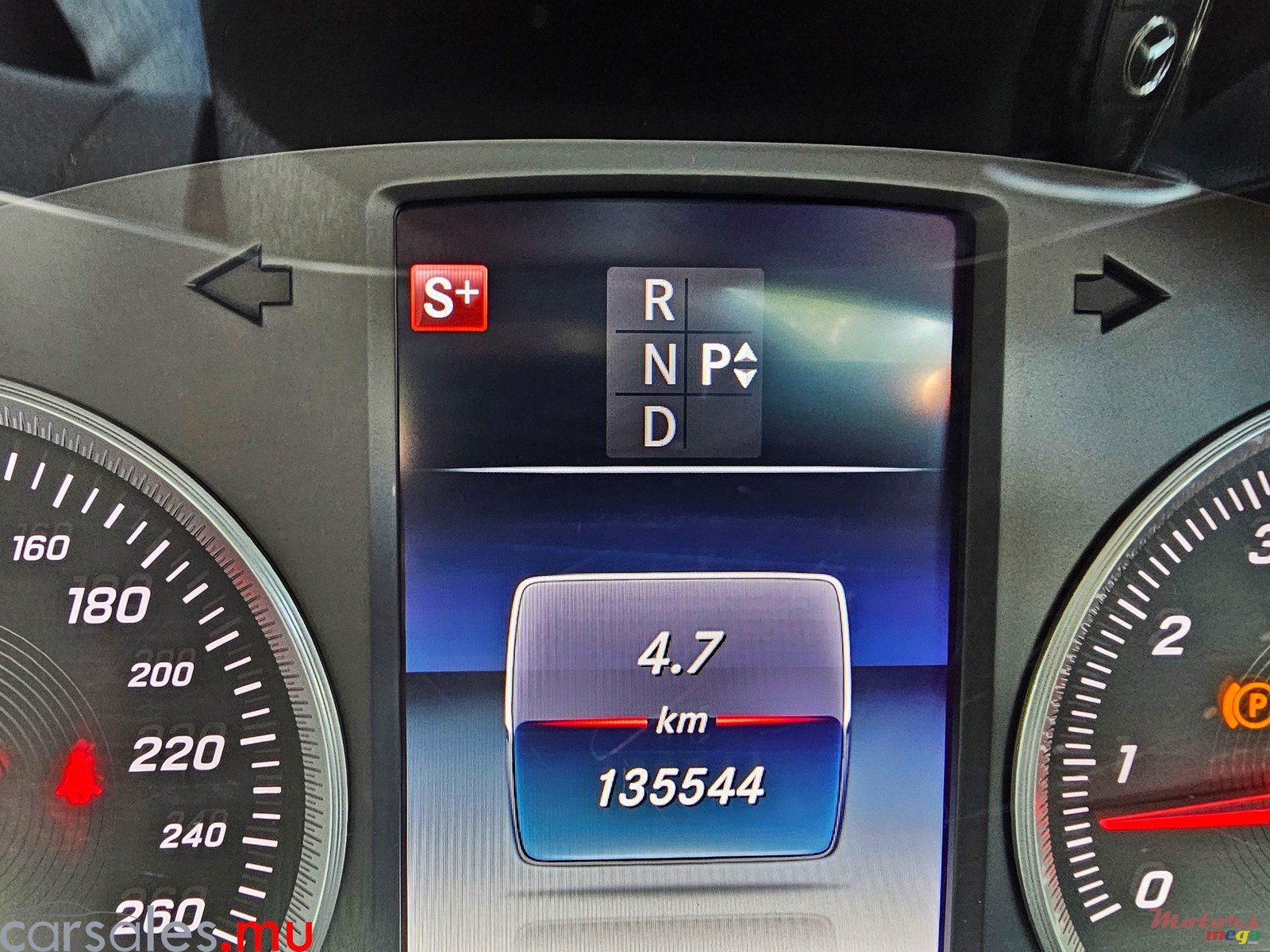 2017' Mercedes-Benz C 180 Elegance photo #7