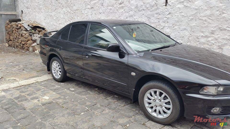 2005' Mitsubishi Galant Supersaloon photo #3