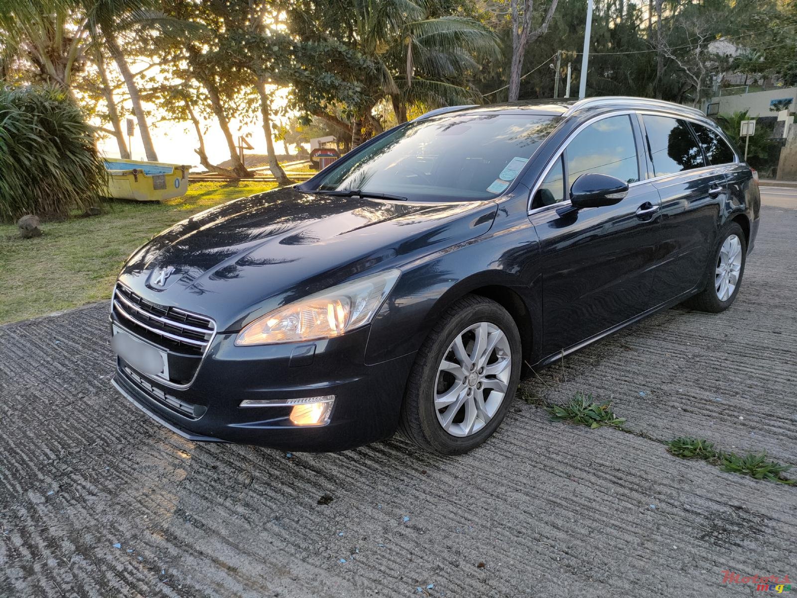 2013' Peugeot 508 SW photo #1