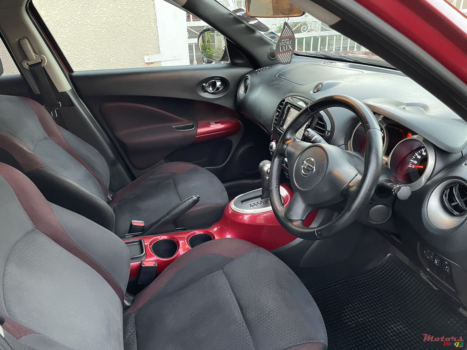 2011' Nissan Juke AZ 11 photo #4