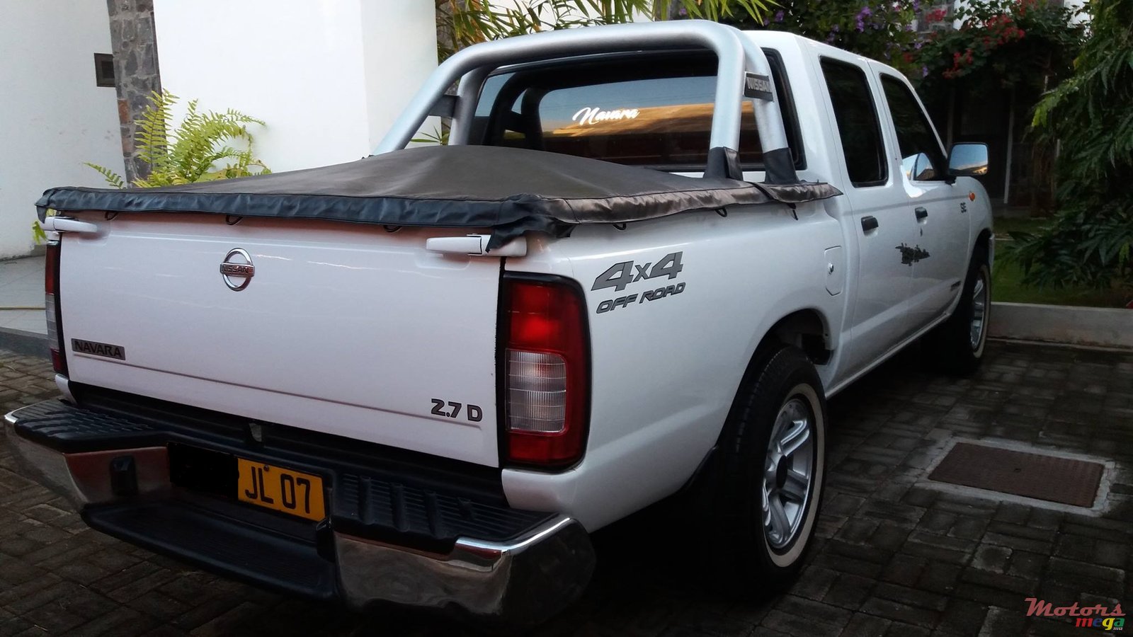 2007' Nissan Navara photo #1