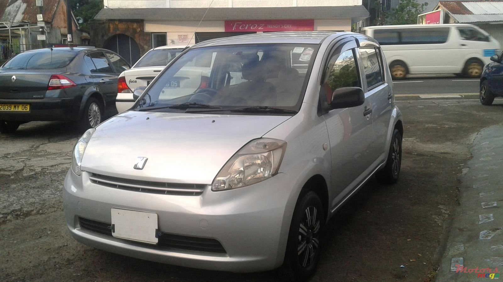 2006' Toyota Passo photo #2