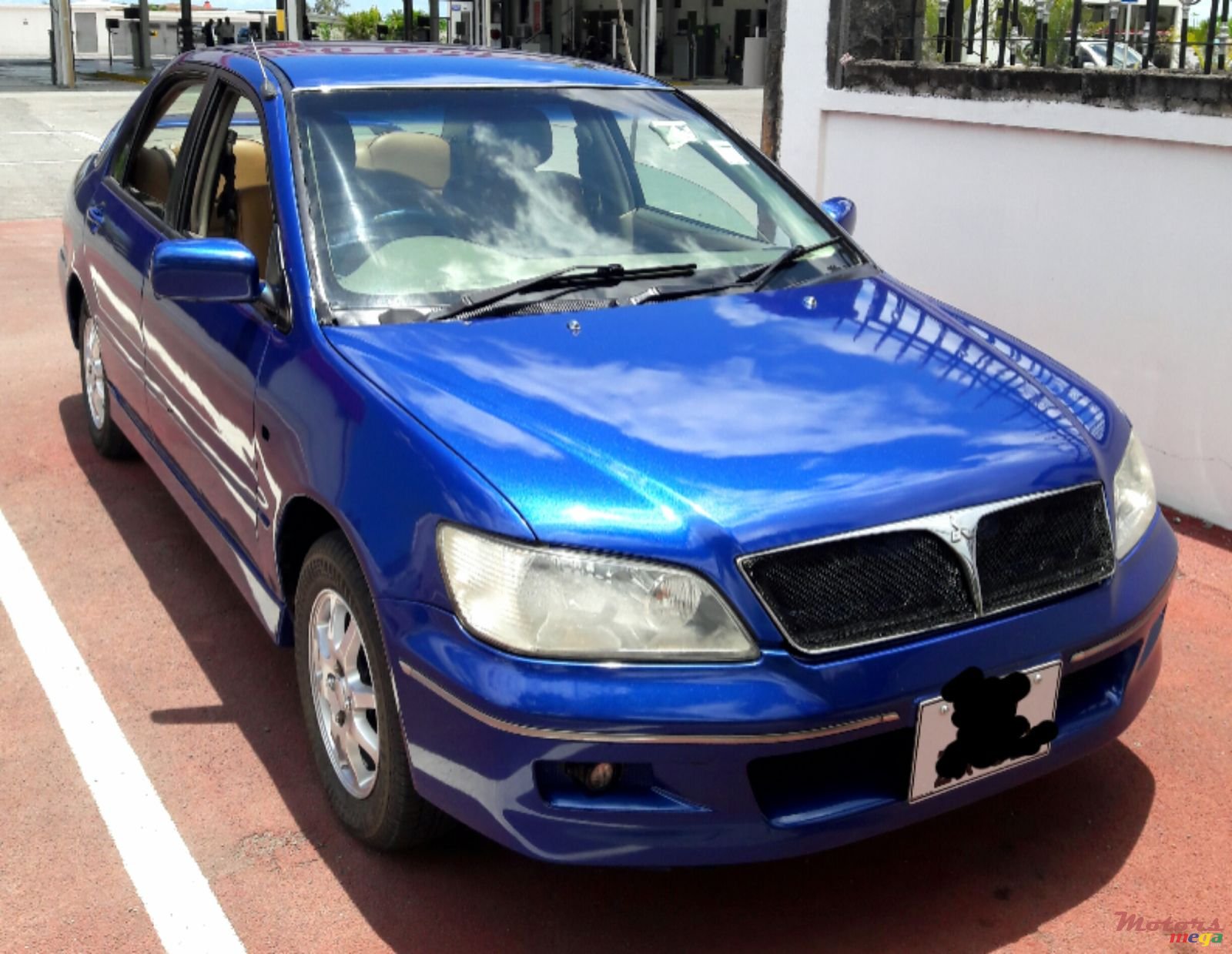 2002' Mitsubishi Lancer photo #1