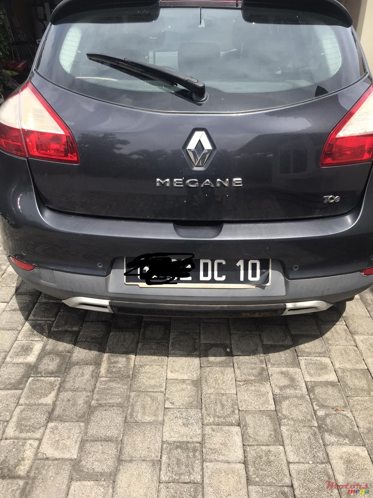 2010' Renault Megane TCe photo #5